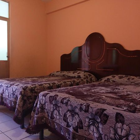 Hotel Cristal Nuevo San Juan Parangaricutiro Bagian luar foto
