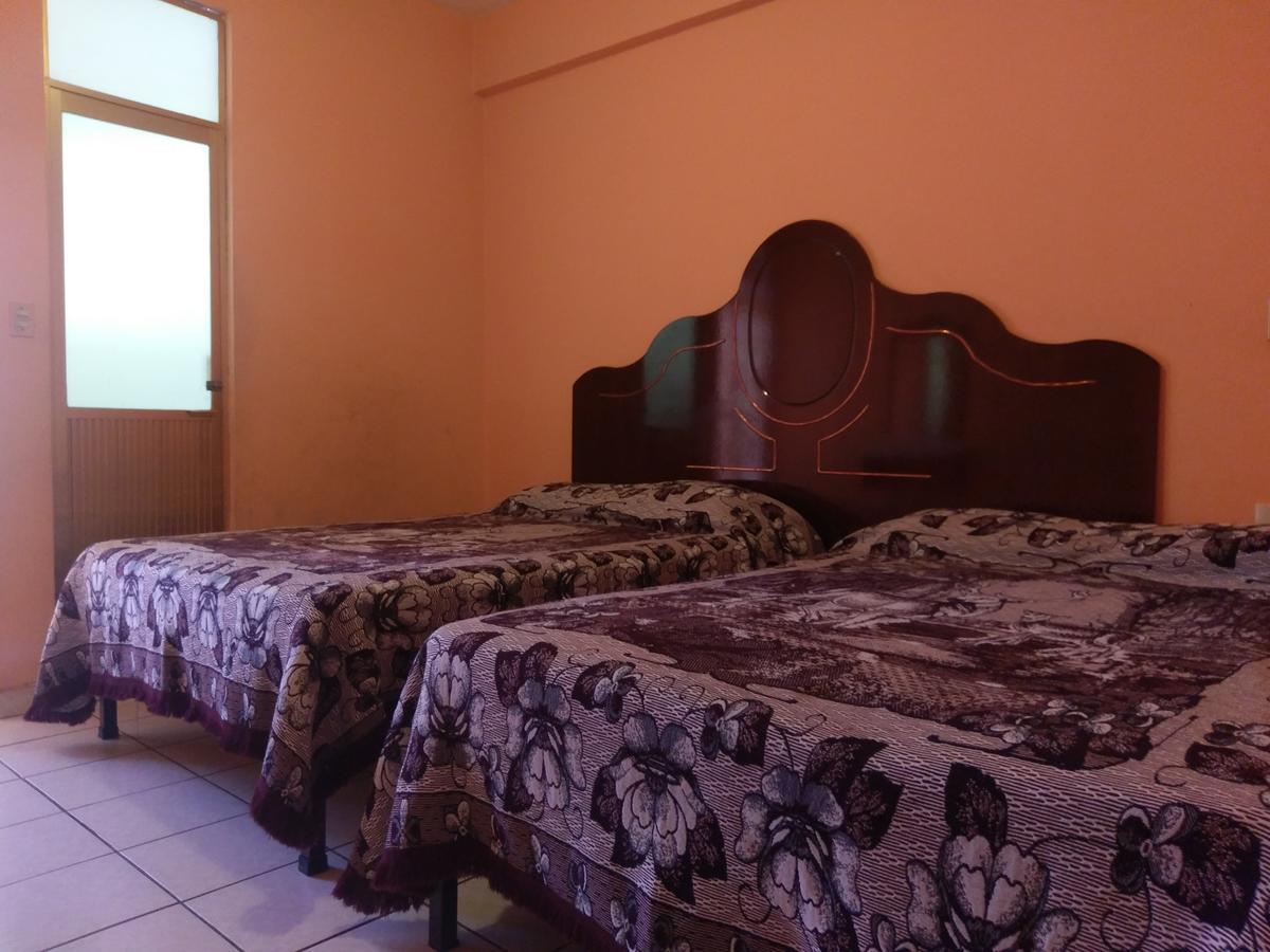 Hotel Cristal Nuevo San Juan Parangaricutiro Bagian luar foto